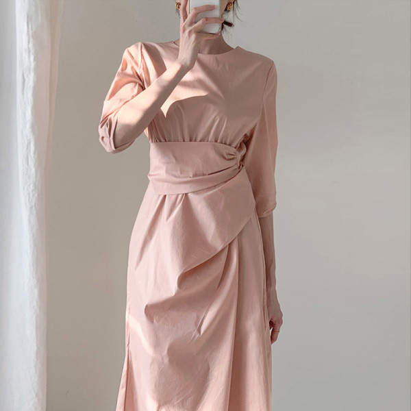 Дамска модерна рокля с дълъг ръкав и обло деколте 