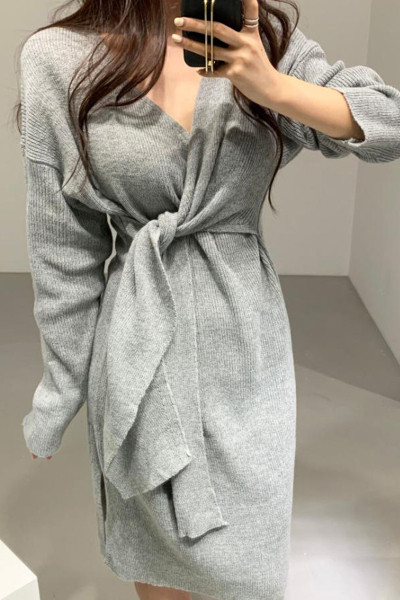 Дамска модерна рокля с колан на талията и дълъг ръкав 