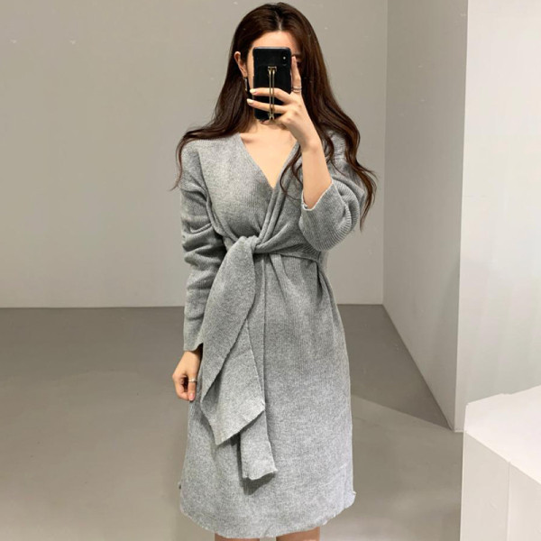 Дамска модерна рокля с колан на талията и дълъг ръкав 