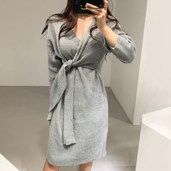 Дамска модерна рокля с колан на талията и дълъг ръкав 