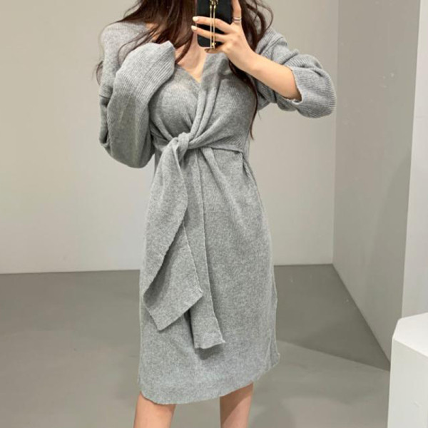 Дамска модерна рокля с колан на талията и дълъг ръкав 