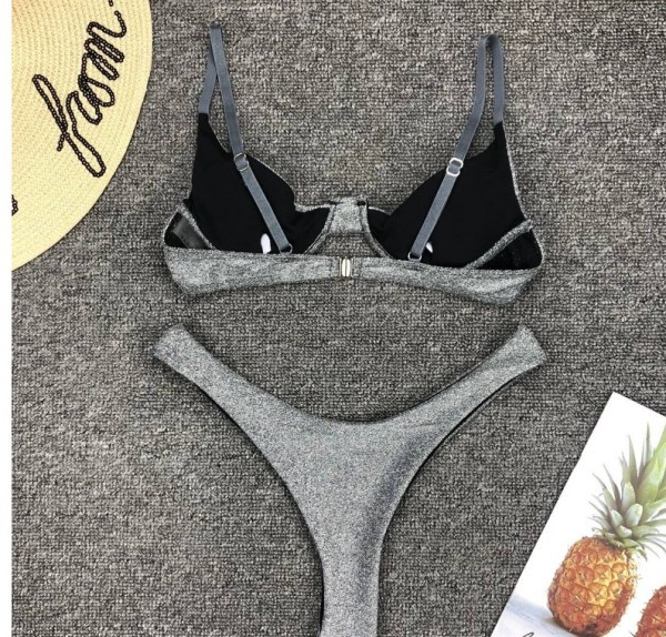 НОВ модел дамски бански костюм от две части с лъскав ефект 