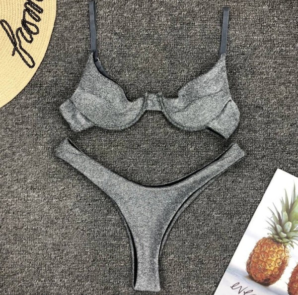 НОВ модел дамски бански костюм от две части с лъскав ефект 