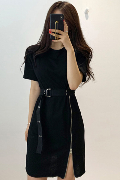 Дамска рокля с цип и колан ,къс ръкав в черен цвят 