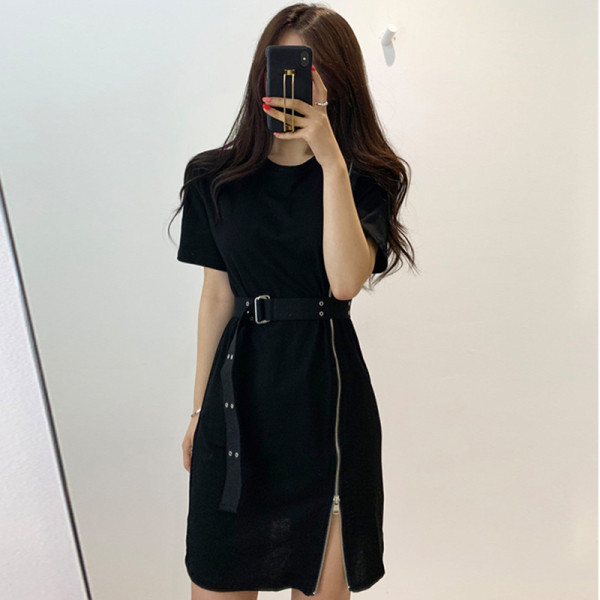 Дамска рокля с цип и колан ,къс ръкав в черен цвят 