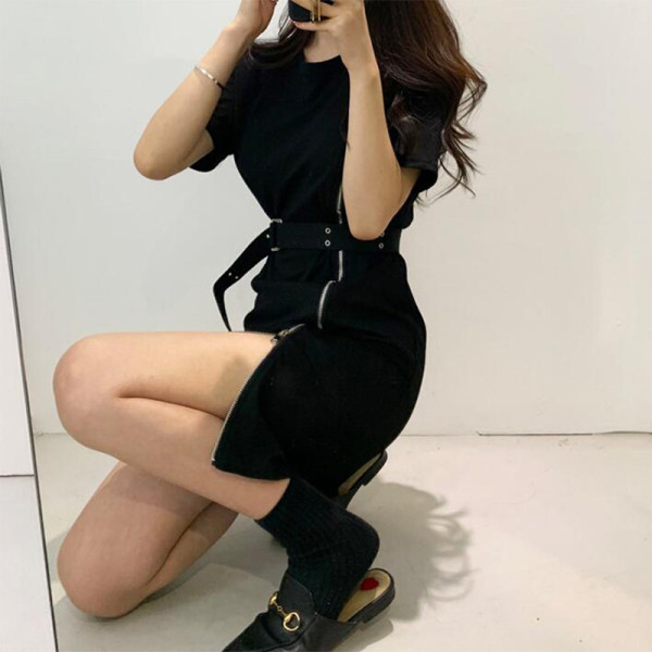 Дамска рокля с цип и колан ,къс ръкав в черен цвят 