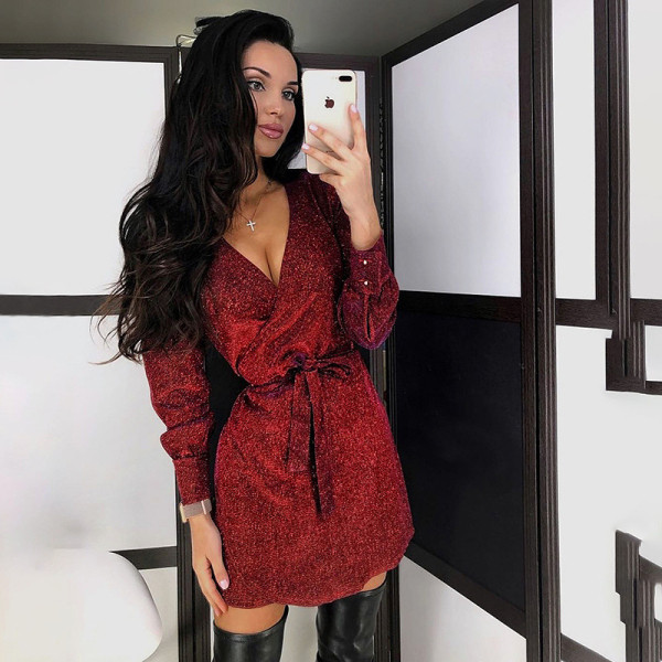 Стилна дамска рокля с шпиц деколте,колан и дълъг ръкав 