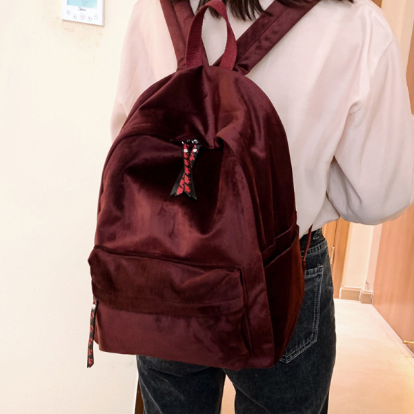 Голяма дамска раница от кадифе с преден джоб