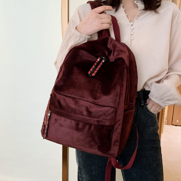 Голяма дамска раница от кадифе с преден джоб