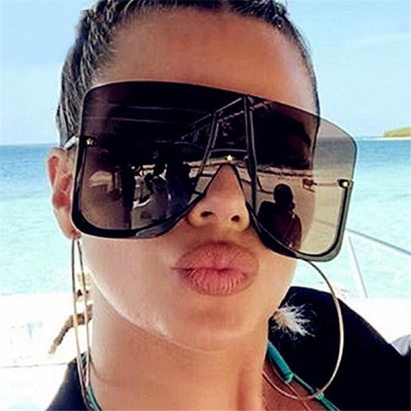 NOUL model de ochelari de soare de dama