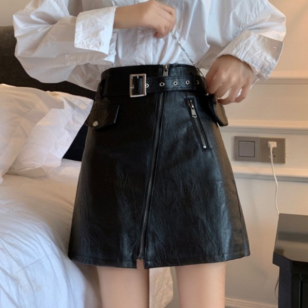 Fusta de dama din piele la zi cu talie inalta, curea si fermoar