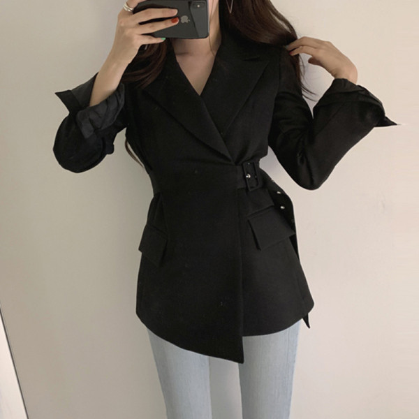 Geaca de dama eleganta cu decolteu spitz si inchidere laterala - model asimetric
