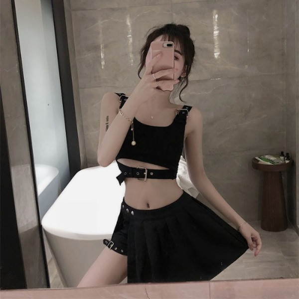 Къс втален черен потник с катрама