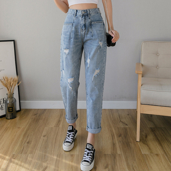 Дамски дънки с висока талия и скъсани мотиви