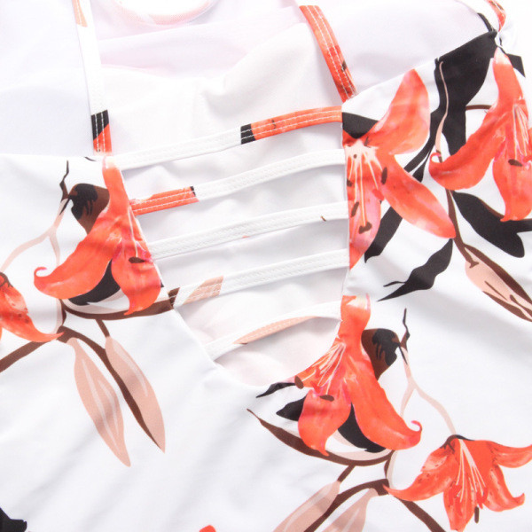 Цял бански костюм с флорален десен  и презрамки