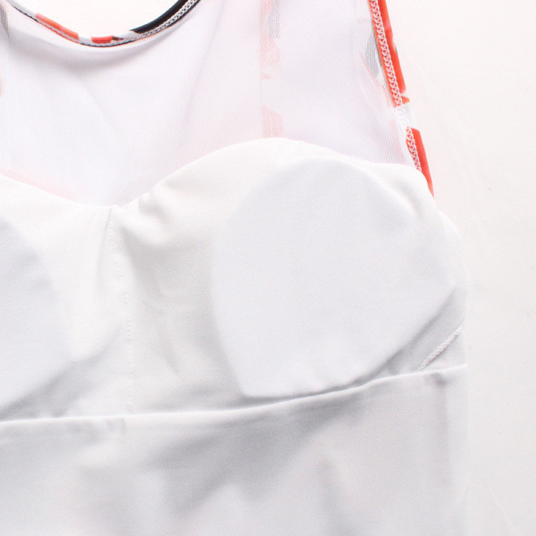 Цял бански костюм с флорален десен  и презрамки