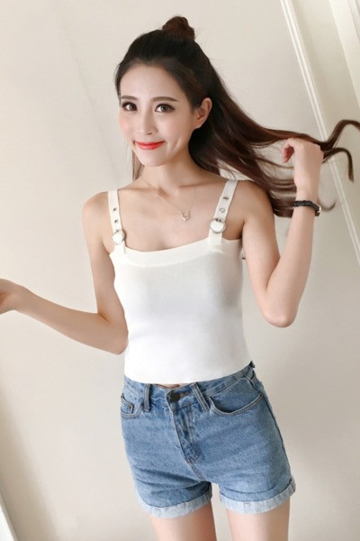 Нов модел втален рипсен потник на презрамки с катарами