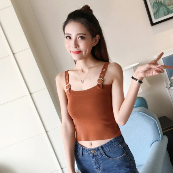 Нов модел втален рипсен потник на презрамки с катарами