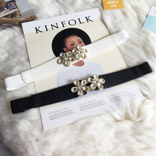 Cureaua de dama elastica la zi cu flori si pietre