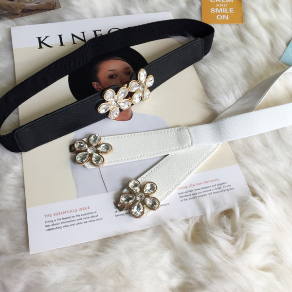 Cureaua de dama elastica la zi cu flori si pietre