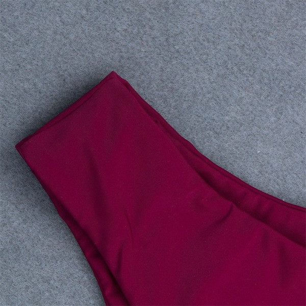 Изчистен модел бански костюм от две части в цвят бордо и  горнище тип лента 