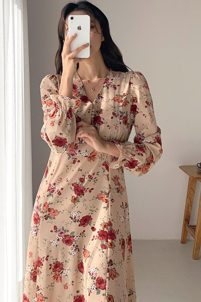 Rochie casual de dama cu motive florale si maneci lungi