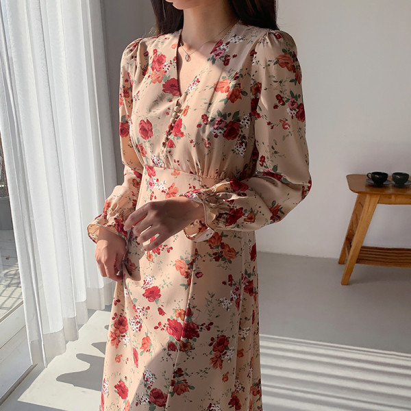 Rochie casual de dama cu motive florale si maneci lungi