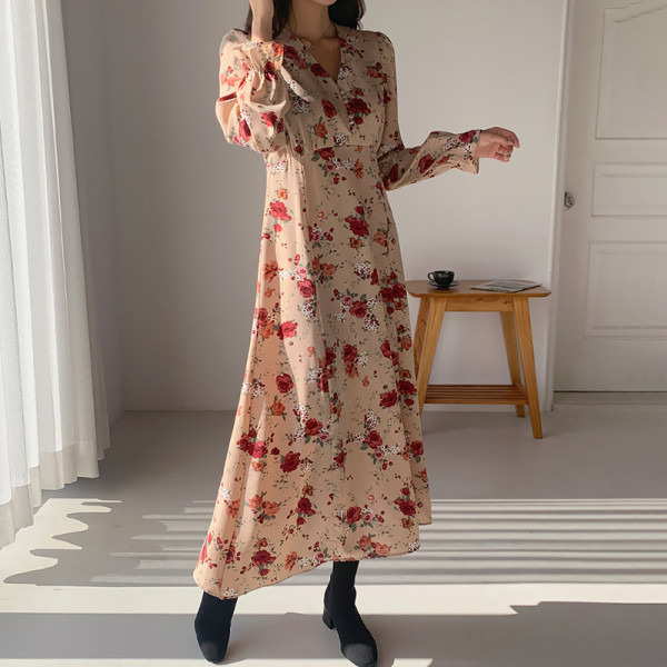 Rochie casual de dama cu motive florale si maneci lungi