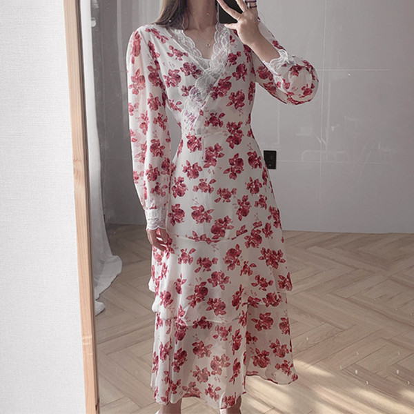 Rochie elegantă de damă, cu decolteu spitz din dantelă și motive florale