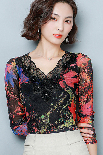 Bluză de damă modernă cu motive florale și dantelă