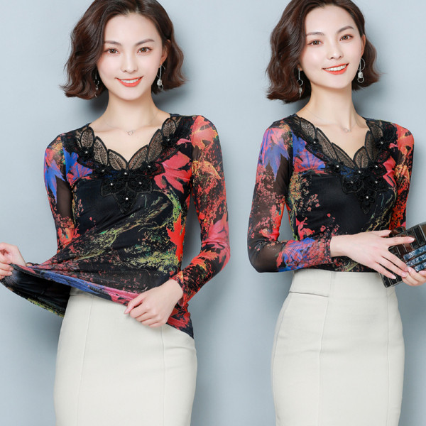 Bluză de damă modernă cu motive florale și dantelă