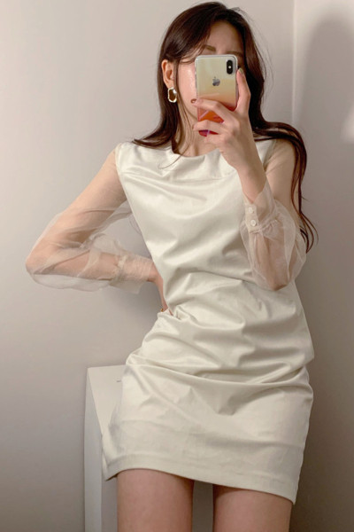 Rochie de dama actuala cu maneci din dantela si decolteu rotund