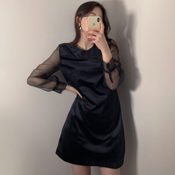 Rochie de dama actuala cu maneci din dantela si decolteu rotund