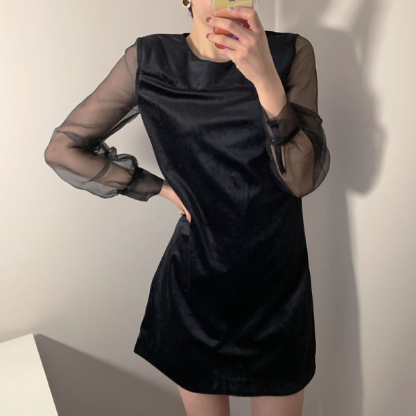 Rochie de dama actuala cu maneci din dantela si decolteu rotund