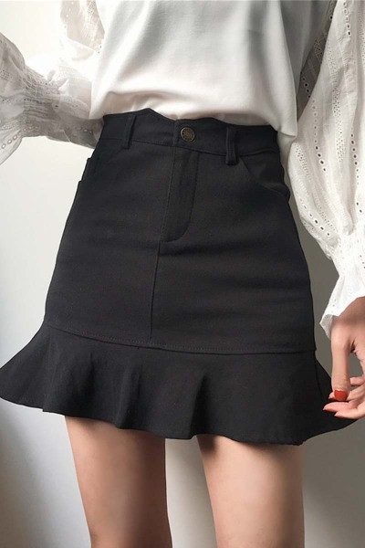 Model actual de fustă de damă croiată cu talie înaltă