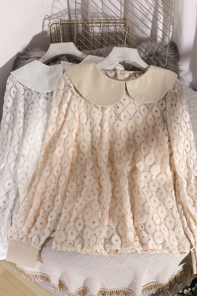 Cămașă modernă de damă cu decolteu oval și broderie