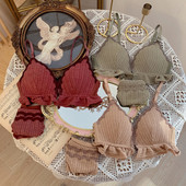 Moderns sieviešu apakšveļas komplekts divās daļās - krūšturis un bikini