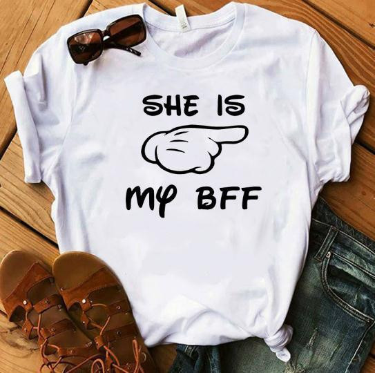 Tricou alb de damă modern cu mâneci scurte și inscripția Best Friend