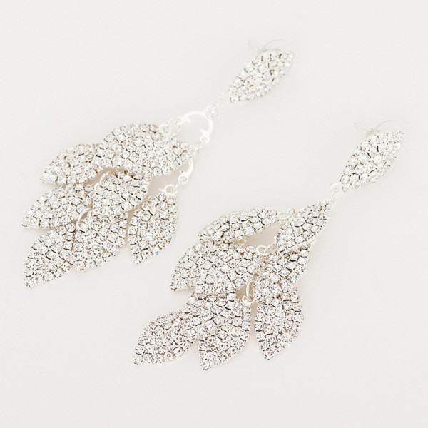 Cercei eleganti de dama cu pietre