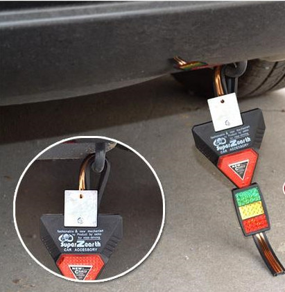 Šviesą atspindintis įspėjamasis automobilio trikampis