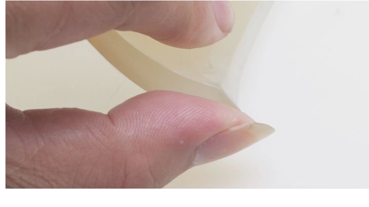 Instrument de deszăpezire a mașinii