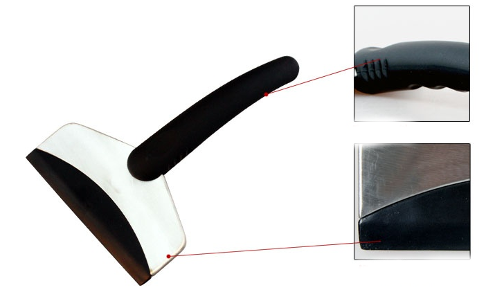 Lopata din otel inoxidabil pentru a indeparta zapada dintr-o masina