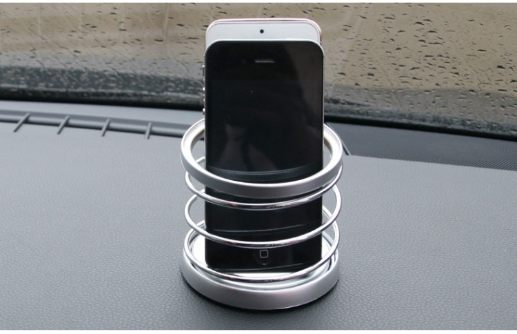 Gėrimams laikyti tinkamas automobilinis stovas, kurio dydis 84*70mm