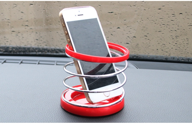 Gėrimams laikyti tinkamas automobilinis stovas, kurio dydis 84*70mm