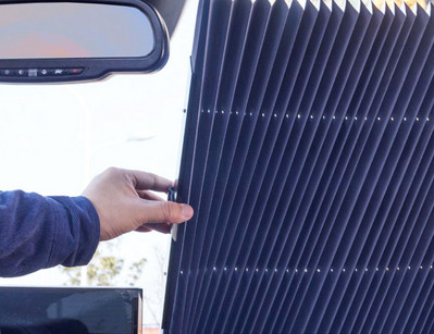 Parasolar pentru sticla auto - retractabil automat