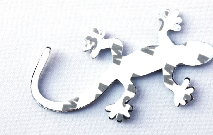 3D fém autómatrica díszítő kövekkel