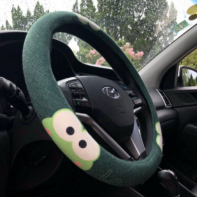 Auto stūres pārsegs ar krāsu aplikāciju vairākās krāsās