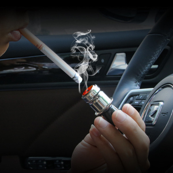 Universalus elektroninis žiebtuvėlis automobiliui