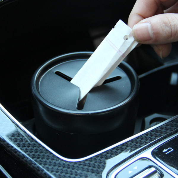 Hordozható autós pohár érmék tárolására