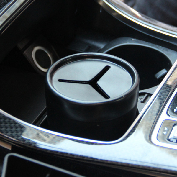 Hordozható autós pohár érmék tárolására